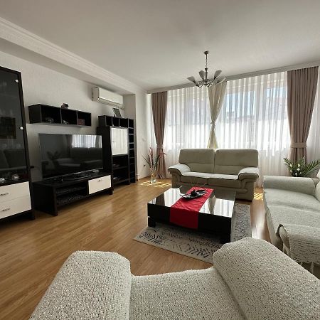 Spacious 3-Bedroom Condo Next To City Center Prishtinë Ngoại thất bức ảnh