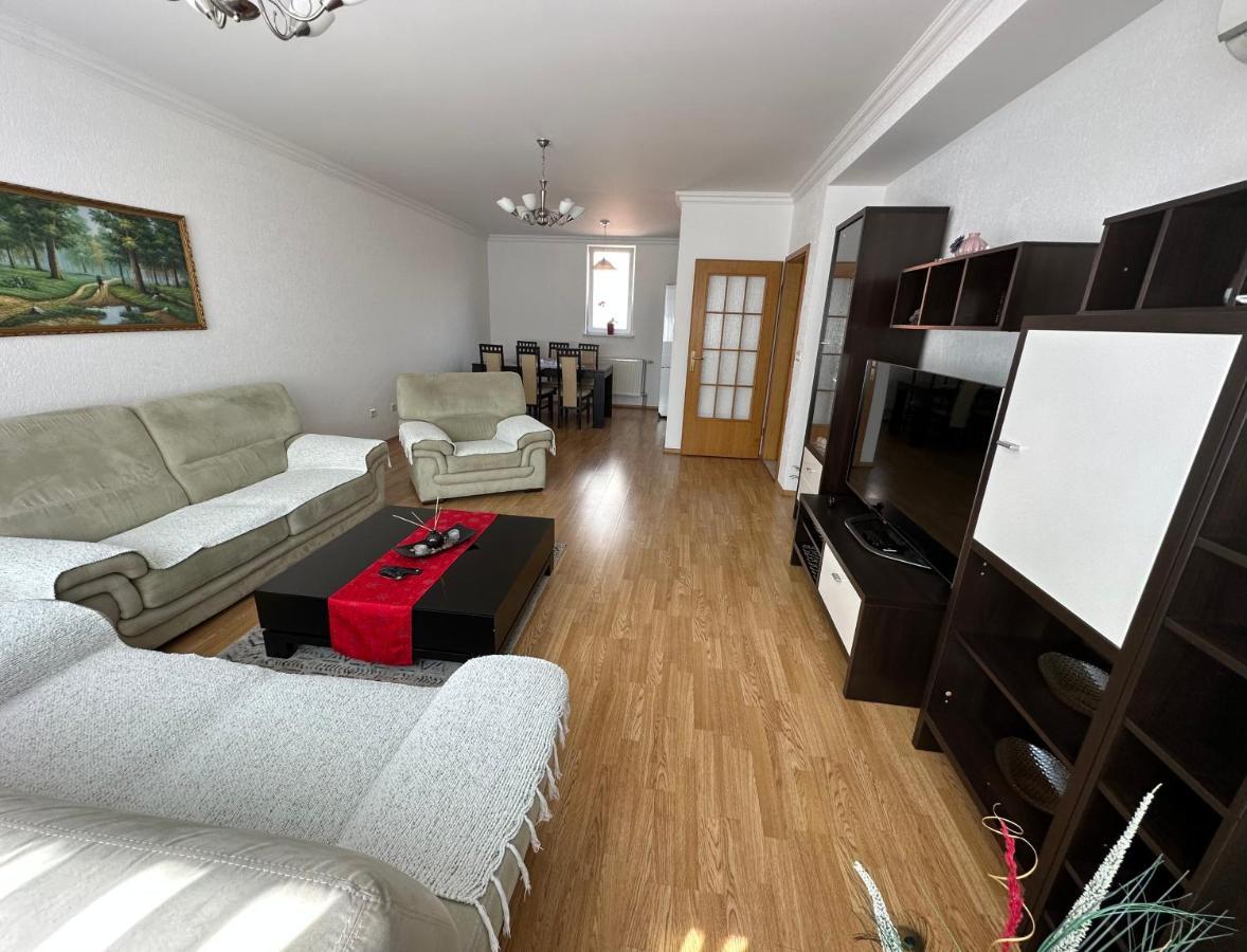Spacious 3-Bedroom Condo Next To City Center Prishtinë Ngoại thất bức ảnh