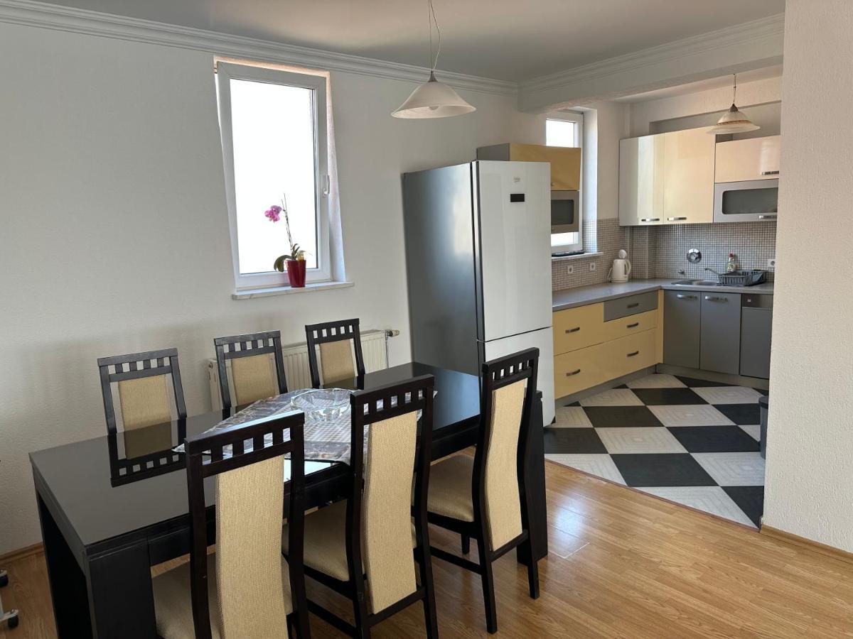 Spacious 3-Bedroom Condo Next To City Center Prishtinë Ngoại thất bức ảnh