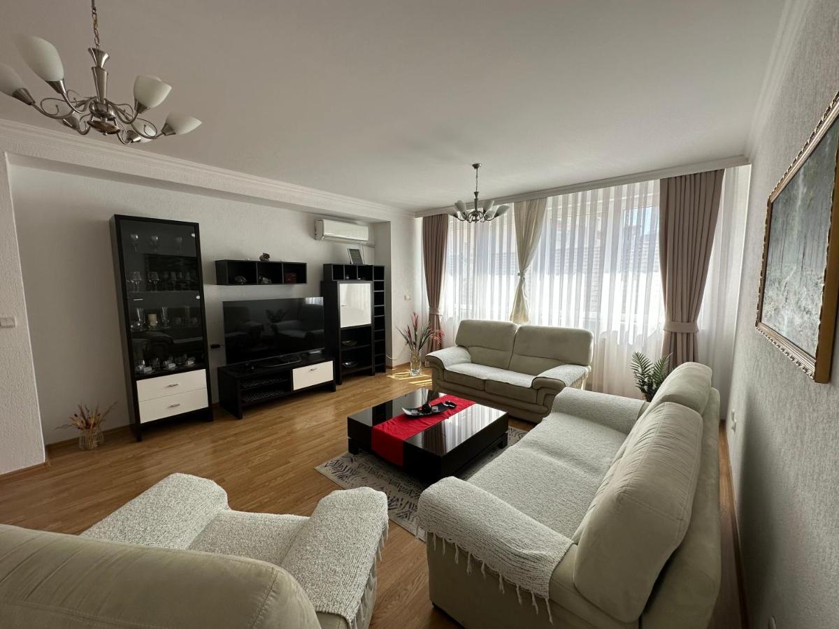 Spacious 3-Bedroom Condo Next To City Center Prishtinë Ngoại thất bức ảnh