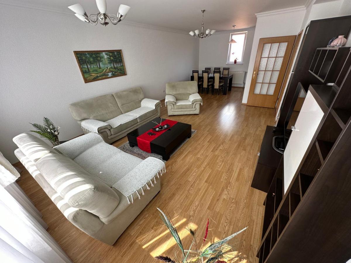 Spacious 3-Bedroom Condo Next To City Center Prishtinë Ngoại thất bức ảnh