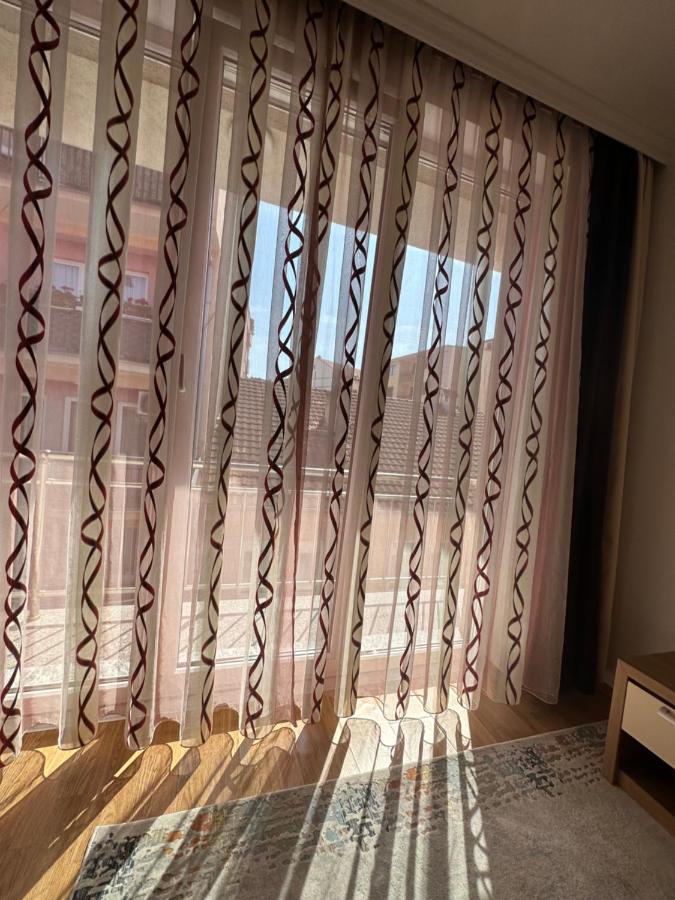 Spacious 3-Bedroom Condo Next To City Center Prishtinë Ngoại thất bức ảnh