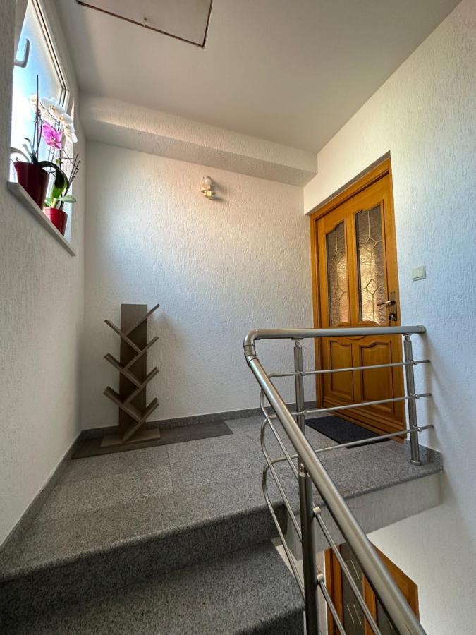 Spacious 3-Bedroom Condo Next To City Center Prishtinë Ngoại thất bức ảnh