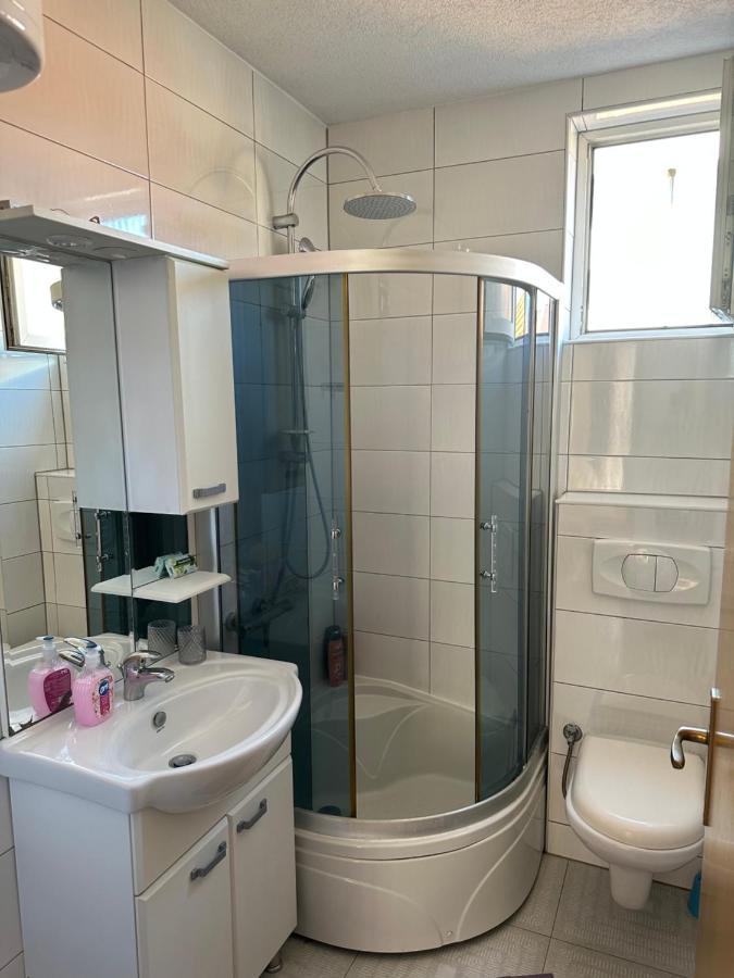 Spacious 3-Bedroom Condo Next To City Center Prishtinë Ngoại thất bức ảnh